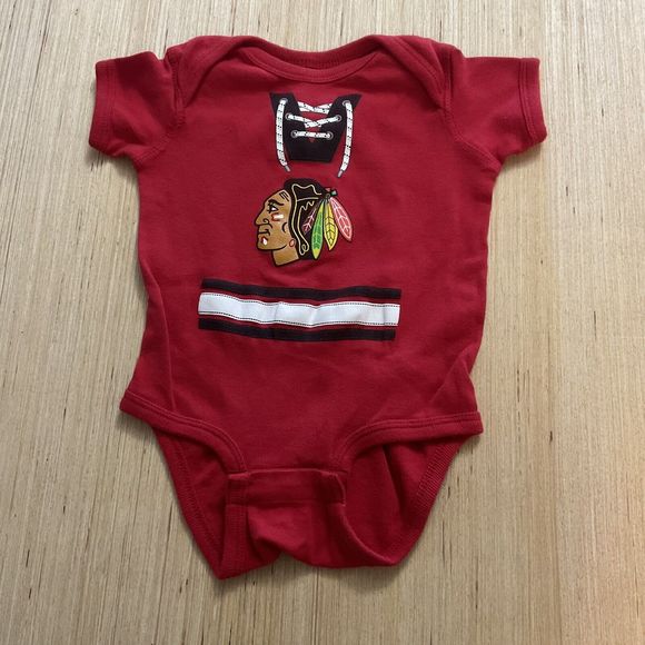 OUTER-STUFF Red HOCKEY PRO-CHICAGO BLACKHAWKS Bodysuit INFANT 3-6 Mo - Picture 2 of 4